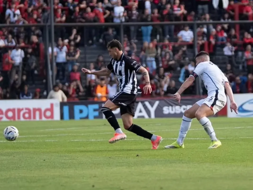 For Ever venció a Colón en Santa Fe con gol de Enzo Gaggi