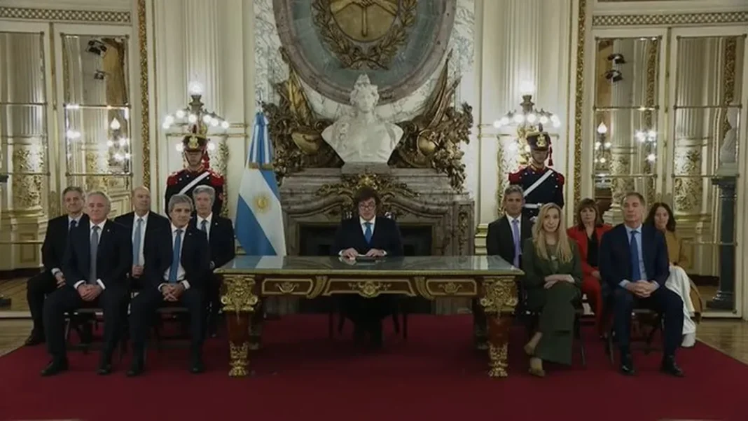 Milei impulsa una reforma para restringir la emisión del Banco Central