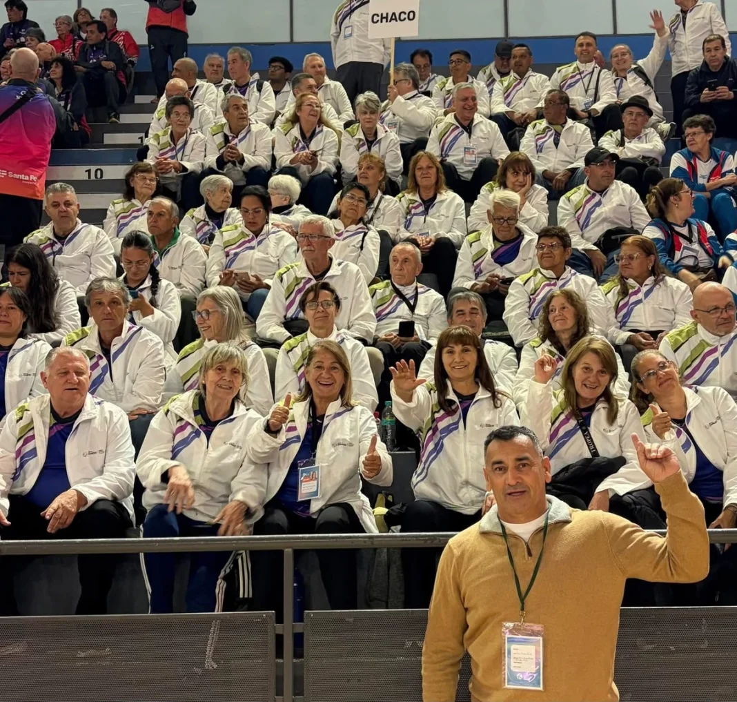 Delegación chaqueña de adultos mayores durante la final nacional en San Juan