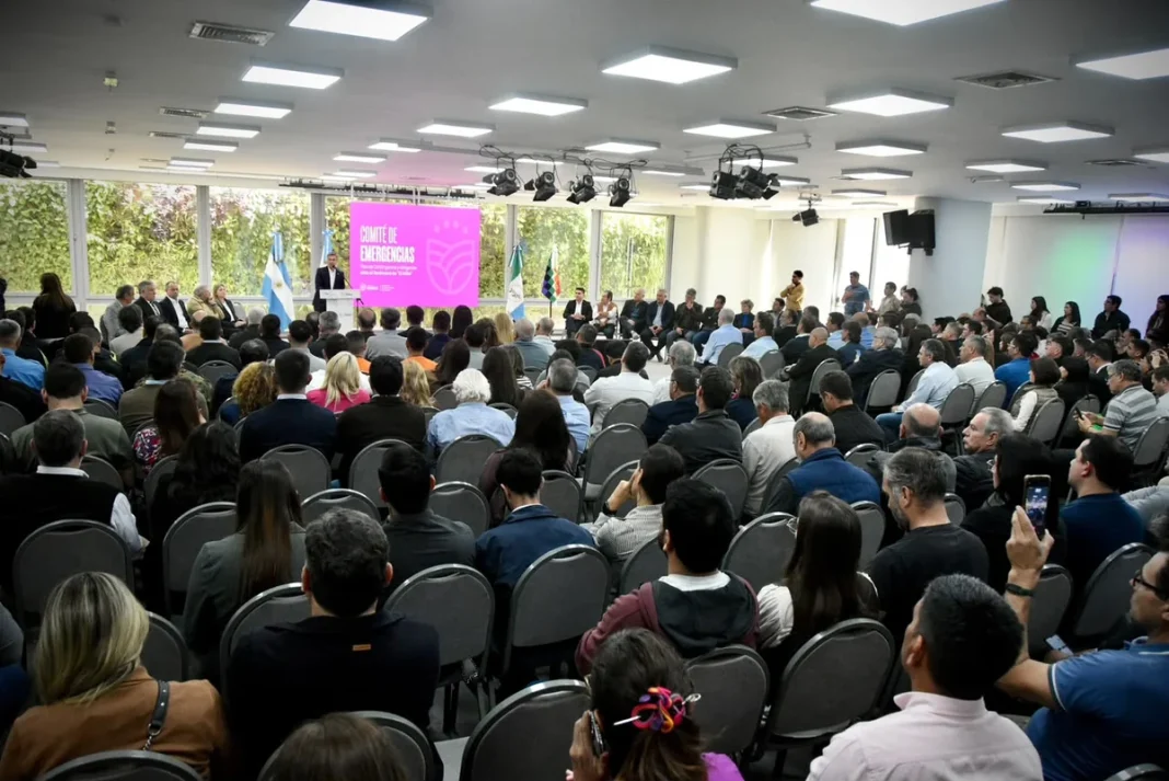 Autoridades y participantes durante la reunión del Comité Provincial de Emergencia ante El Niño