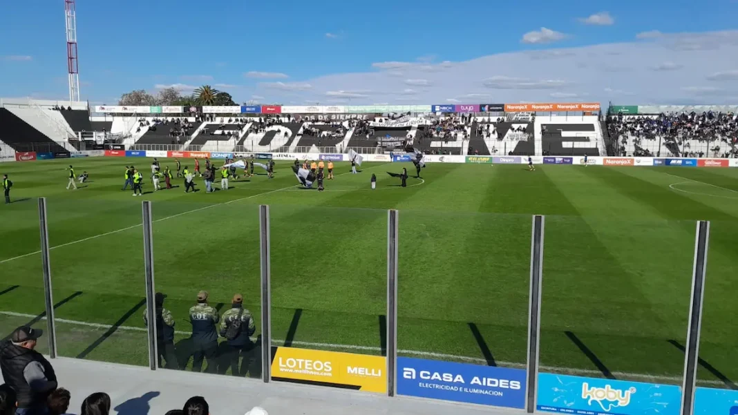 For Ever enfrenta a Estudiantes por la fecha 28