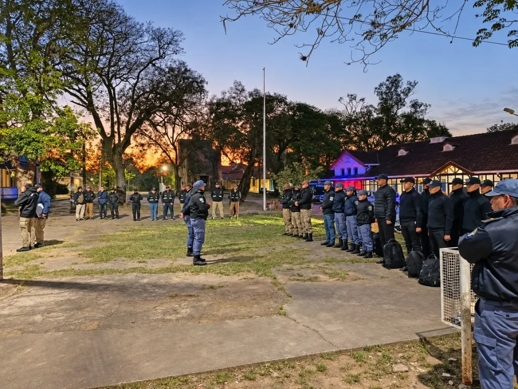 Efectivos de la Policía del Chaco y el Servicio Penitenciario durante el operativo del Torneo del Dorado