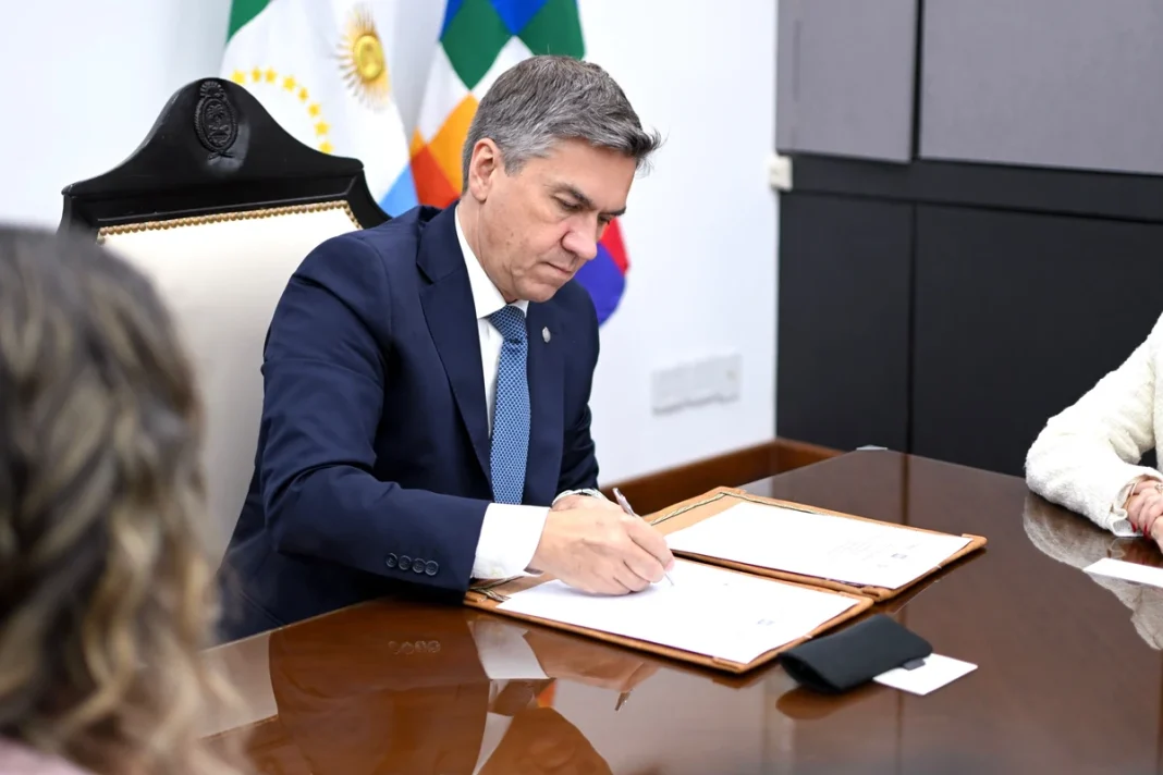 Leandro Zdero firma el convenio de cooperación con la UNODC