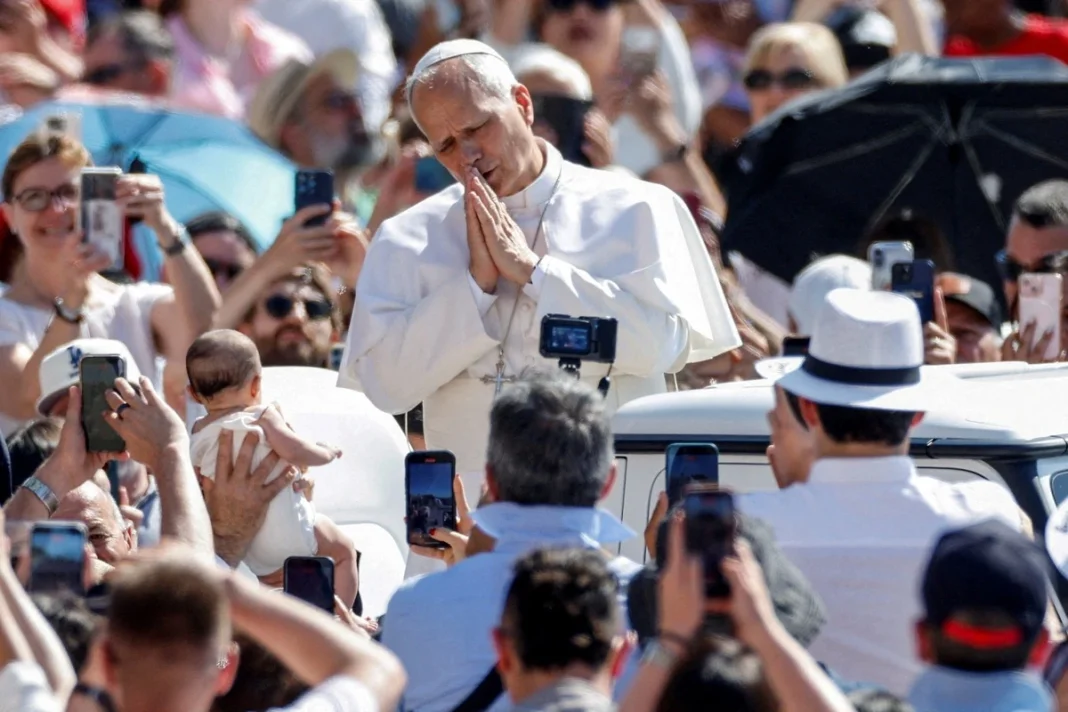 El papa León XIV durante una actividad pública